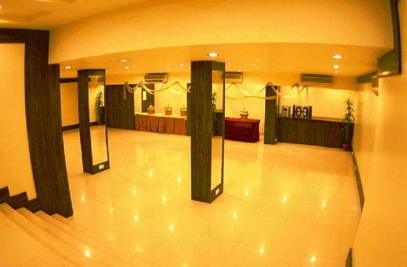 Hotel Siddhartha Inn Нагпур Екстериор снимка